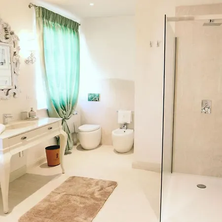 Luxury Fiordaliso Near Porec For 6 People With Private Pool & Sea View