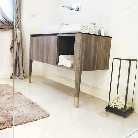 Luxury Fiordaliso Near Porec For 6 People With Private Pool & Sea View 别墅 *