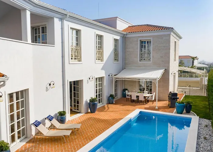 Luxury Fiordaliso Near Porec For 6 People With Private Pool & Sea View Villa Tar-Vabriga