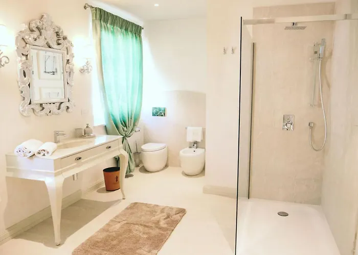 Luxury Fiordaliso Near Porec For 6 People With Private Pool & Sea View